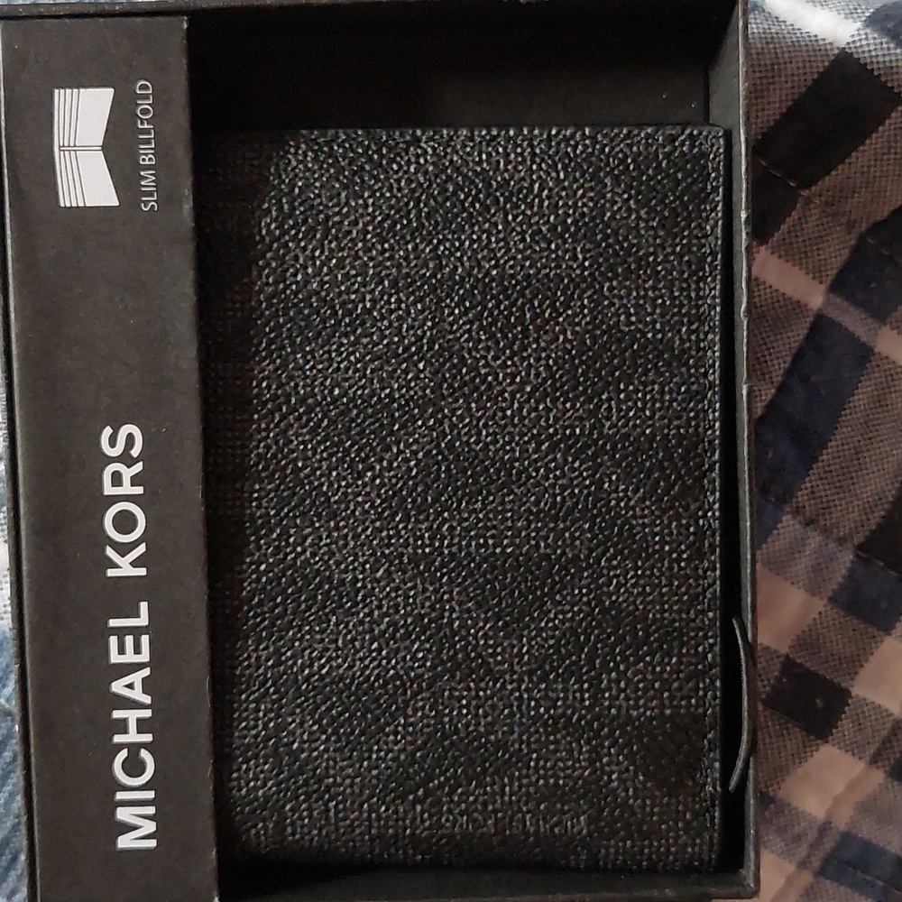 Michael kors jet set slim bifold black leather wallet